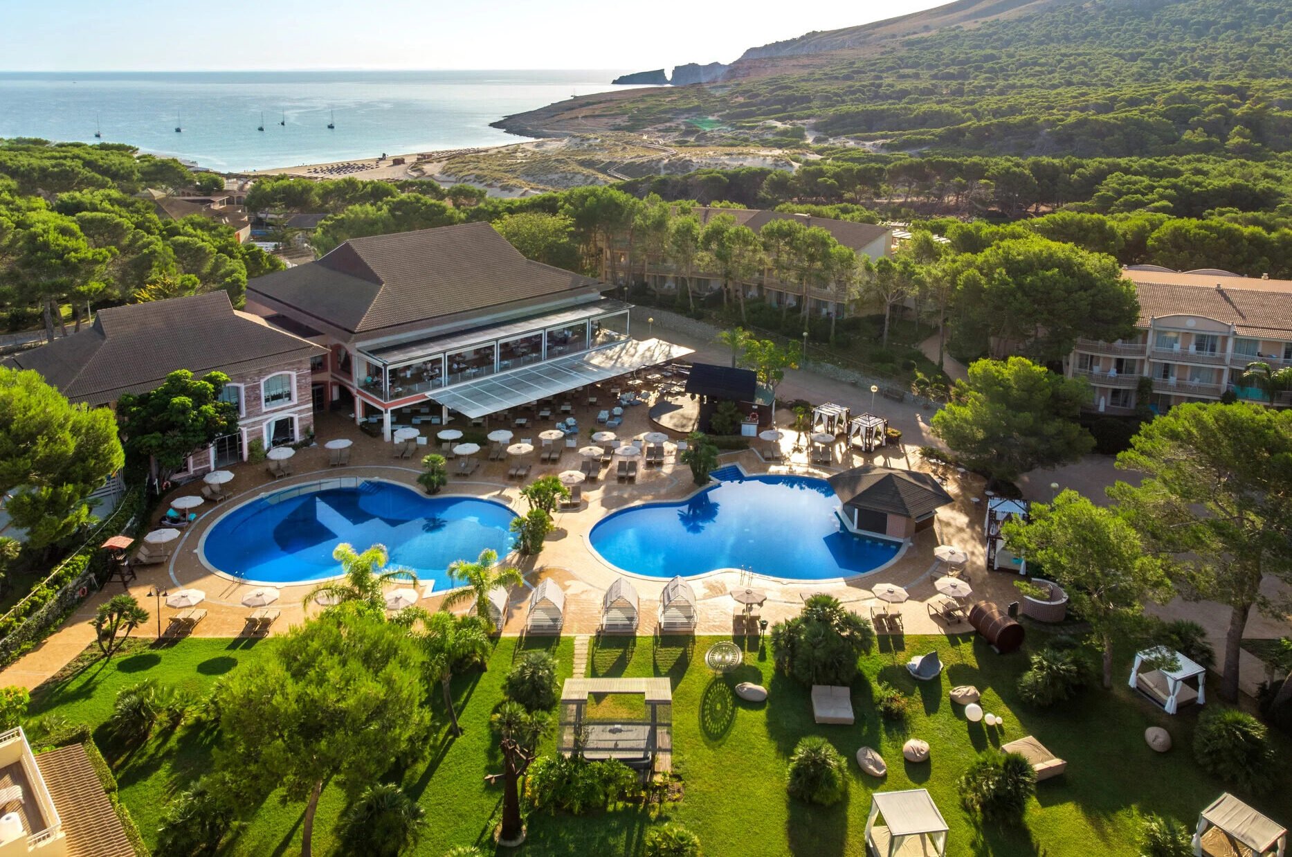 <a style="color: #3AD5E1" href="https://parexcellence.life/viva-cala-mesquida-adults-only-hotel-suites/">The Viva Cala Mesquida</a>